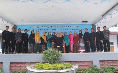 Panen Karya dari Pasukan Hebat Bijak Sampah SMA Negeri 16 Garut (Implementasi Kurikulum Merdeka)
